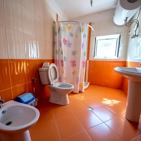 Garden 招待所 Gjirokastër