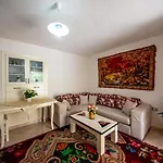 Garden Гирокастра